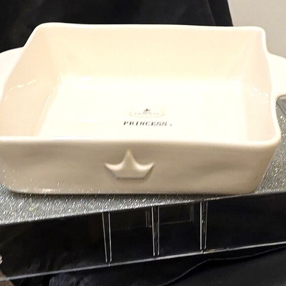 Rae Dunn Disney Princesses Square Ceramic Baking Dish - Picture 3 of 5